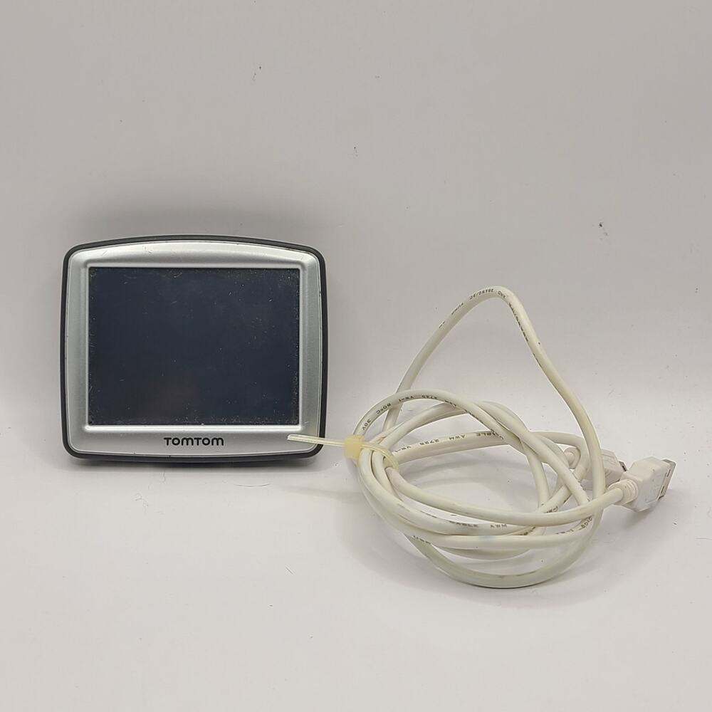 TOMTOM ONE 130-S US & Canada GPS Car Navigation With a car charger
